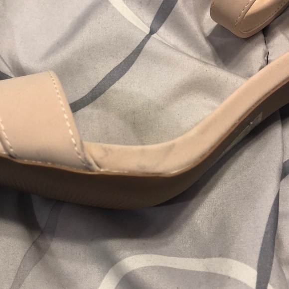 Beautiful dress heels - Picture 6 of 6